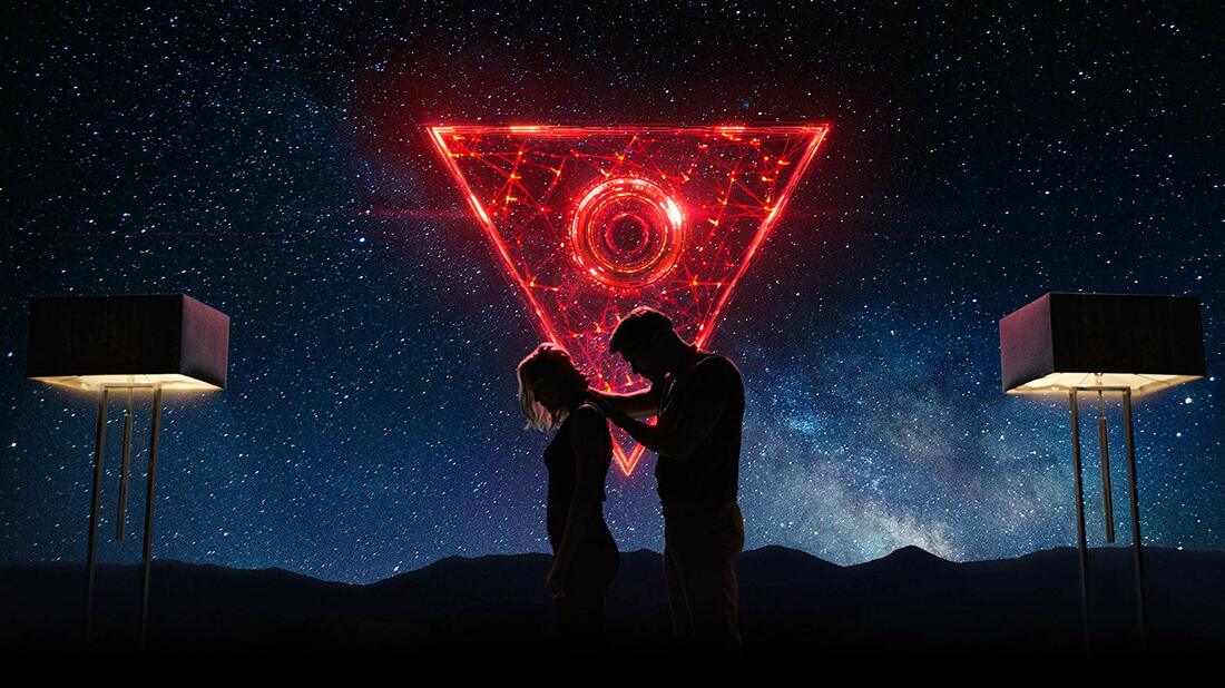 Tau - 2018, this new beautiful movie deserve to be one of the best sci-fi movies